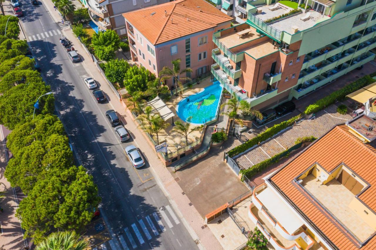Residence Playa Tortoreto Buitenkant foto