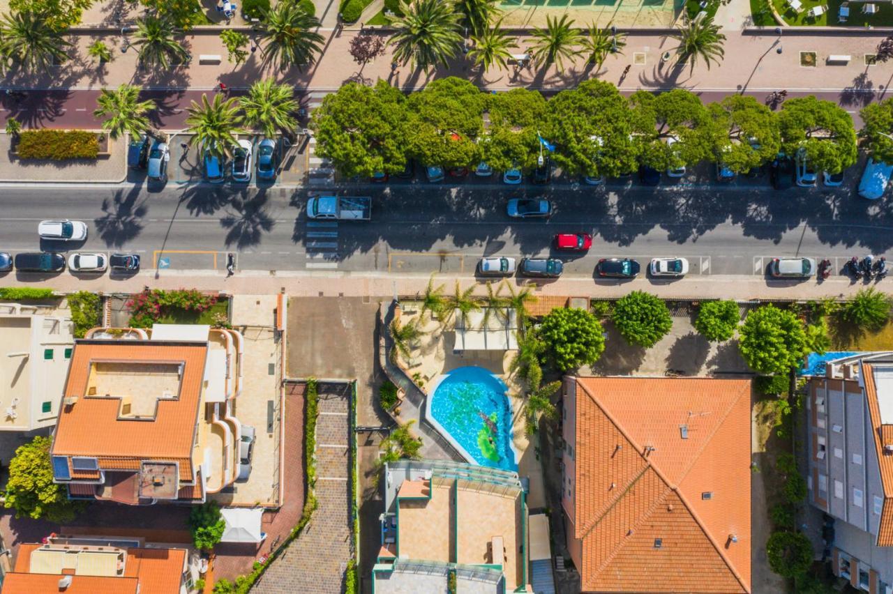 Residence Playa Tortoreto Buitenkant foto