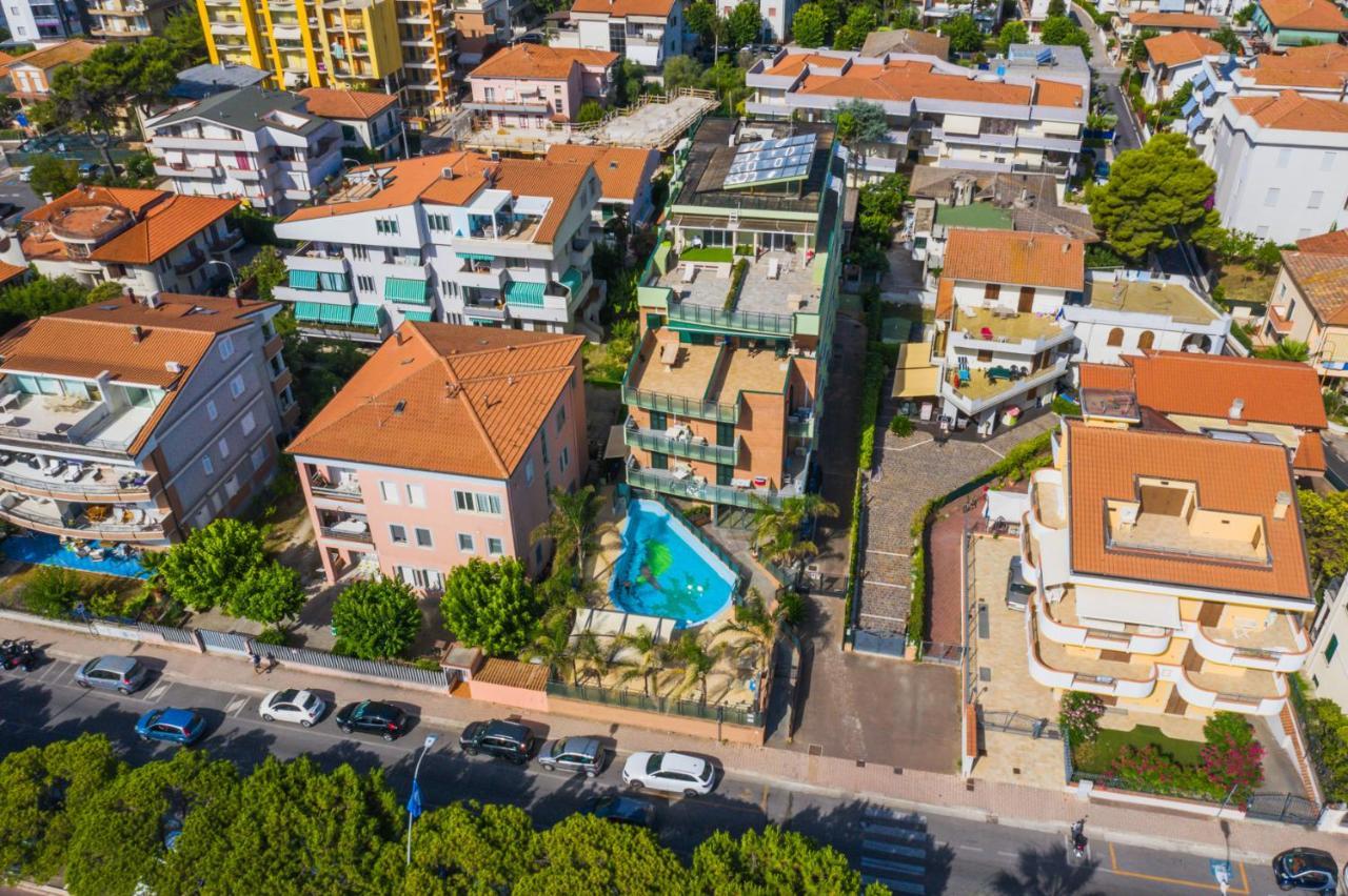 Residence Playa Tortoreto Buitenkant foto